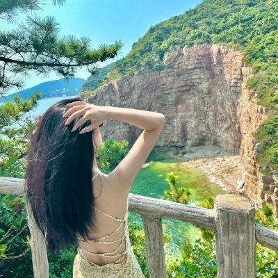 Ahyadsubandi's profile picture. Creating a life full of aesthetic wonder.