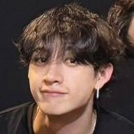 seungtweet's profile picture. nots pras atualizações da au da @seunguarana 🧃