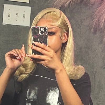 some white girll Profile