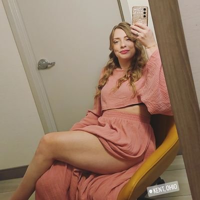 Bad bitch with a foul mouth💋
Intergalactic smart ass👽
KITEMAN ----- HELL YEAH 🪁
Traveling✈, Music🎶, Food🍴, Dog Mom🐕.
That Cocktail Girl🍹
