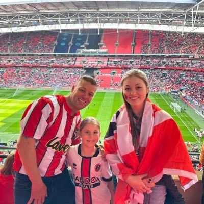 Married to @Laurajs1987. Father to two beautiful Princesses Evie Lyn May 9/02/10, Georgie Rose May 21/02/15. SUFC 🔴⚪️⚔️