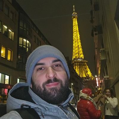 Informático. Me gustan las finanzas y trato de invertir por conocimiento empírico.