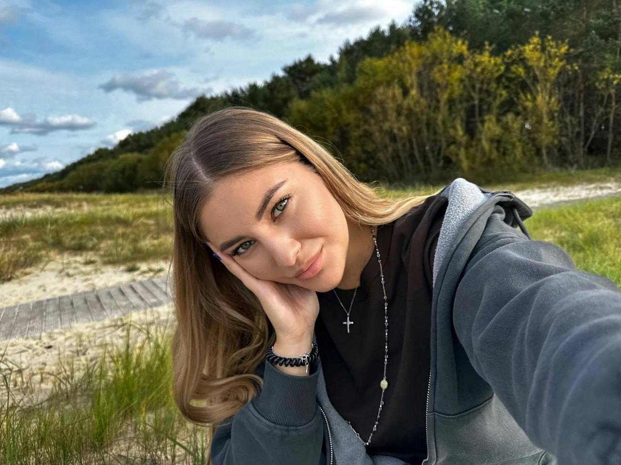 Yrhuwa79248's profile picture. The best investment you can make is in yourself. - Warren Buffett     https://t.co/e8VMnh0lBx