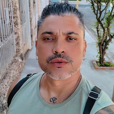 Ricardo89687912's profile picture. Sou simples. seja também!

@rick_scarcela
@artesdorick

https://t.co/zEwbzI1eLX