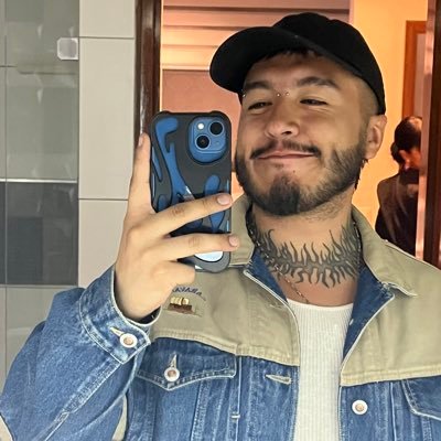 pieceofrabbit_'s profile picture. Me encantan los gatos, las tetas de hombre y el diseño.