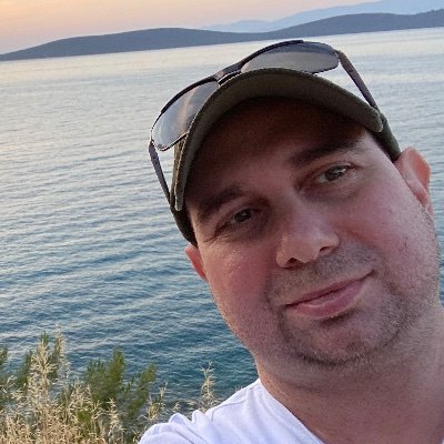 oorhon's profile picture. scrolling...