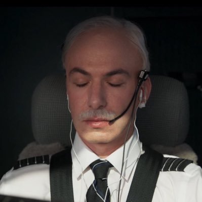 mia_thomps's profile picture. head of nasa (she/her)