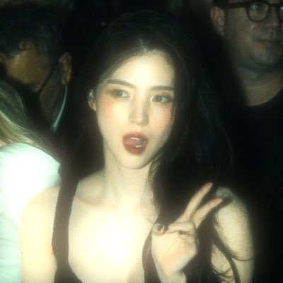 adorablesjeon's profile picture. she/her · in between deadlines & daydreams 🫧