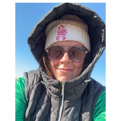 Just Jill. Not Jillian. Sports aficionado. Has been wash up athlete. Oilers, Pats de Regina, Riders, Blue Jays, GSW etc. Organ Donor. Snap: Jaydubs777
