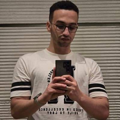 ELWeSk992002's profile picture. Intern Dentist