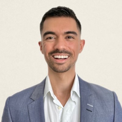 Opinions are mine and mostly right || Sold first business in 2023 || 💻 Working with teams in the NFL, NBA, MLB, NHL, and more || ☕️ Espresso Enthusiast