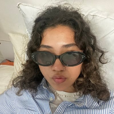 angievaz7's profile picture. 22 | hopeless romantic