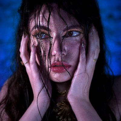 🧜♀️ Plonge avec moi dans la pop culture
🗡 Fantasy, Dark Fantasy & Pirates
🥀 Séries • Cinéma • Gaming
○ PRO | lanfey.contact@gmail.com