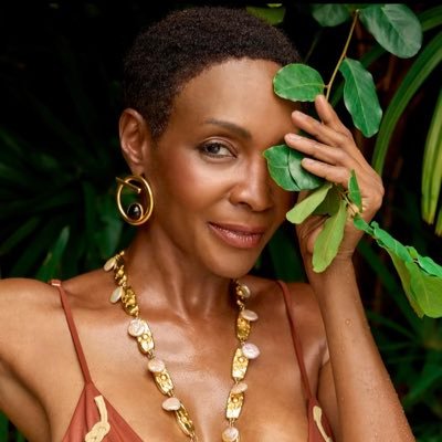 RoshumbaW's profile picture. Roshumba Williams, Fashion Expert TV Host Model/TV-ABC (On The Red Carpet), MODELING-Sports Illustrated BOOKS-idiots GuIde Modeling gail@parenteauguidance.com