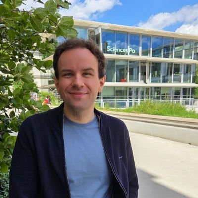 Jura & Politik @LMU_Muenchen & @SciencesPo, Stipi @FESonline, Optimist, überzeugter Europäer und mehr