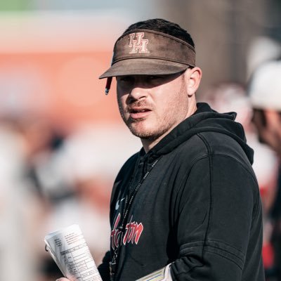@UHCougarFB || Hebrews 12:11 || Assistant Offensive Line Coach || #GoCoogs🔴