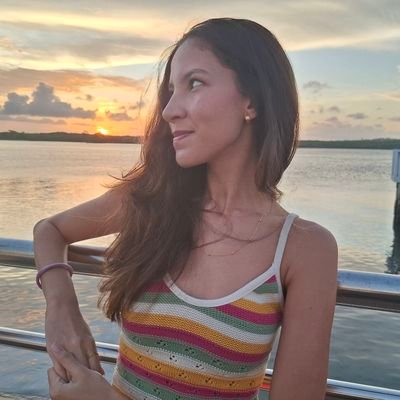 Biacl_'s profile picture. não repara na bagunça