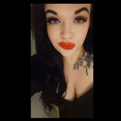 Gem_ImHere's profile picture. Living Life Smiling. Cervical Cancer Survivor. Running & Gym 🖤 Lucky to Be Here 🤍 Tattoos 🖤 xxx