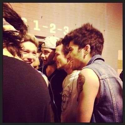 always my favorites - @onedirection
|-/ ×͜×
MAFE VIU O TØP