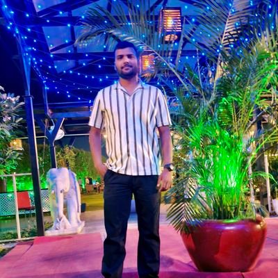 कर्मण्येवाधिकारस्ते मा फलेषु कदाचन। मा कर्मफलहेतुर्भूर्मा ते सङ्गोऽस्त्वकर्मणि॥