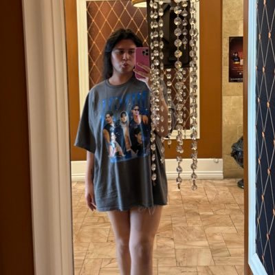 I’m a crumpled up piece of paper lying here (Taylor’s Version) they/them ✨🌈Long Beach