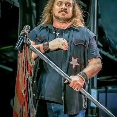 Lead vocalist of the southern rock b
and Lynyrd Skynyrd 🎸
Welcome to my official account 🎸🎸