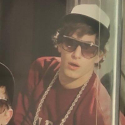 #1 snl enthusiast • i’m a style boy for life 🗣️ • andy samberg •🎭• tli • arrested development • glee • spn • its always sunny in philadelphia • jonathan groff