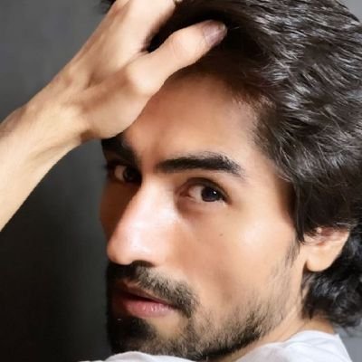 vinivinith96243's profile picture. 