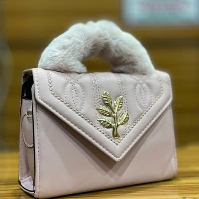 ItzDanja1's profile picture. Alah Kullie Harleen Say Hamdan Khaseeran