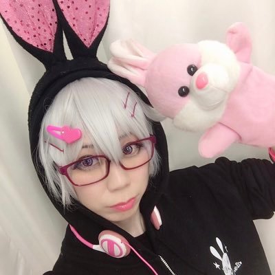 webxayax's profile picture. #コスプレイヤー / #みく16歳 サポメンてと / #レプリ撮影会 / #FGO / #原神 / #ツイステ/ 時々 #V系 / #百合 も #BL も NLも美味しくいただく #中性 の腐ったヲタク ★詳細は→ https://t.co/vIOqe3KRgn