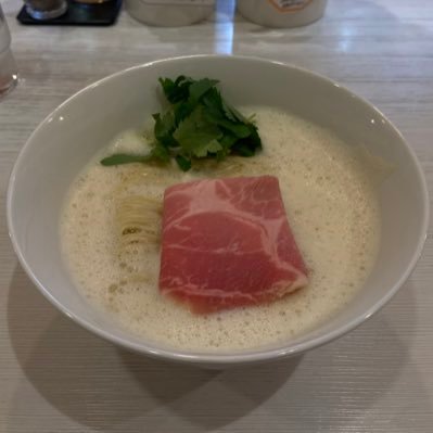 進学校に通ってないため低い点数でも上位に行ってしまい、変な満足感を感じてしまいます。そんな自分が嫌だから今日から勉強の進捗を報告します!高二で志望校はとある獣医学部です。フォローお願いします!