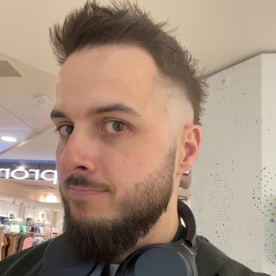32 🇫🇷 Bretons gay célibataire , gamer Pc switch ps5 Xbox adore les mangas et fait du sport snap et id jeu en dm