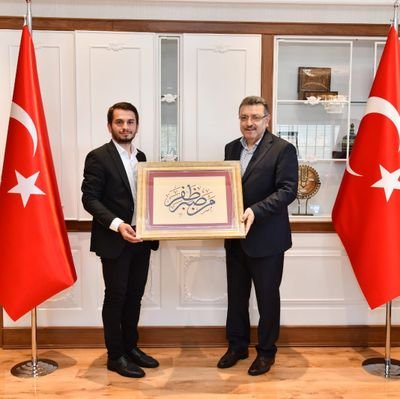 E🤍•@MTTBBursa İl Bşk.(2019-22)
•@GencBirlik16 İl Bşk. Yar.(2022-24)
•@AKGenclik61 İl Başkan Yardımcısı
•UÜ-İlahiyat🎓•İÜ-Siyasal
•RTEÜ-İslam Tarihi YL