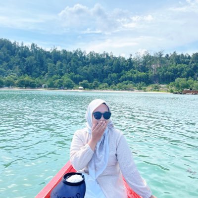 Indonesia 🌸 Bachelor of Law 🌼 Part's of Oriflame