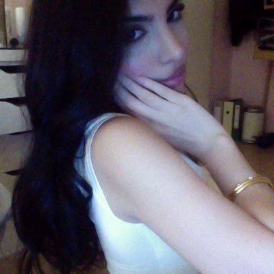 oopirnm's profile picture. ترا صدق الغلا يجبّر حطام الخاطر المكسور .