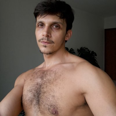 guzaozinho's profile picture. mais falsa que a grávida de taubaté ✨