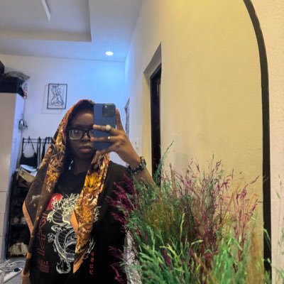 queenislamiat_'s profile picture. living for the hope of it all.