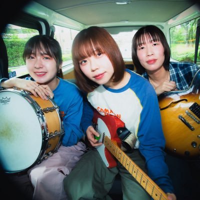 \2025.9.3下北沢Flowers Loftにて自主企画ライブ開催/東京3人組4ピースロックバンド Vo./Gt.@mm_neko_o Gt. /Cho.@kame_guitardog Dr./Cho. @ogawan_drum