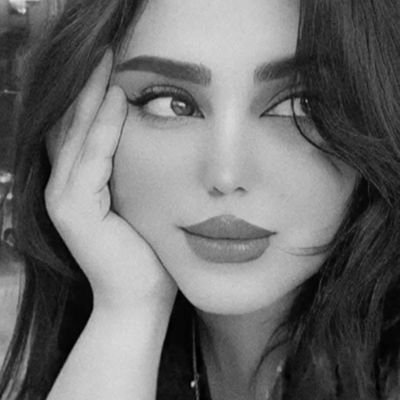 llxbi12's profile picture. ماهي متناوله : بيد الجميع
غيمةٍ تبطي اليدين تطولها 💛