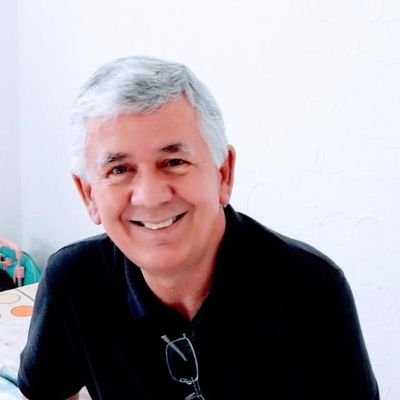 Engenheiro, pai orgulhoso e espírita. Justiça, esperança e caridade movem o mundo. Amo um café quente e luto por um Brasil grande.
Sem Insta, Face e DM.