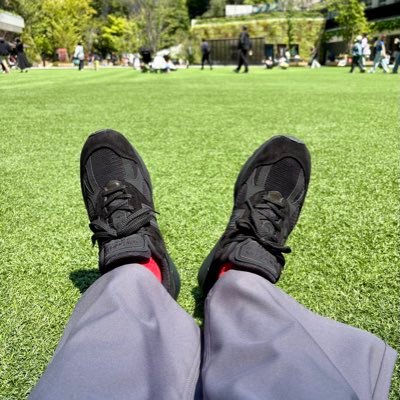アラサースニーカーアカウント👟 ファッションの系統は迷走してます😂supreme、NIKE、New Balance、adidas、converse