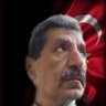 RefikAy9's profile picture. Bu kapı eski çağlardan kalma,
Atiye yürüyen merde açılır.
Gönderen gönüle bir Muştu salma,
Çileye, cefaya,derde açılır.