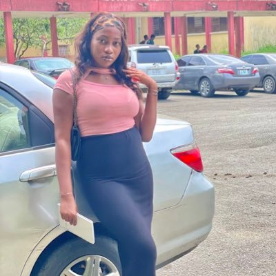 Hairstylist 💇♀️ | Social Worker ☺️ |Foodie🍔🌮🌭🌯🥙🥗🥪🍕🍟🍖🍗🥘 | Music lover🎵| Wizkid❤️🦅 | Daughter of grace