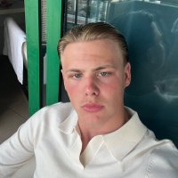 sonny (@blooie___) 's Twitter Profile