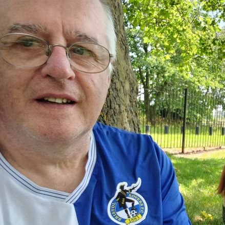 Proud Bristol Rovers fan! I just can't stop talking about Florida! Lover of flying