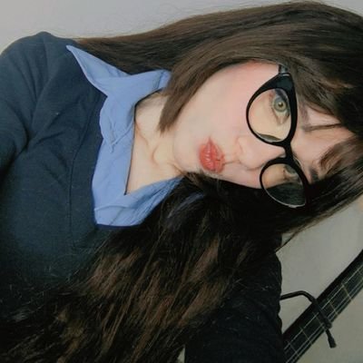 ~excêntrica acadêmica de medicina
~comic maker
~presa no lvl 94 das backrooms