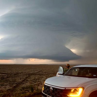 Tracking and chasing severe weather worldwide with focus on Germany. Also conducting on-site tornado damage surveys for https://t.co/UP82kaXyBv