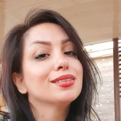 whoisthiswomann's profile picture. 