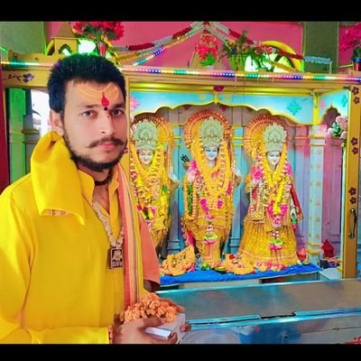 यहाँ गद्दारों की मरमत की जाती है।