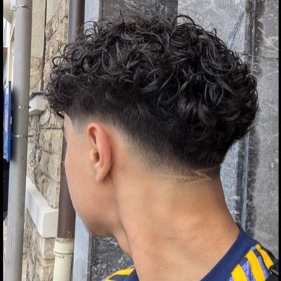 eukasan's profile picture. .